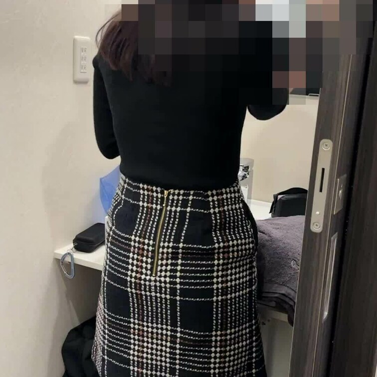 清楚系ロングヘアー人妻との密会(黒タイツ美脚を堪能しませんか？)
顔モザイク版

同人　フェチ　変態　人妻　個撮　