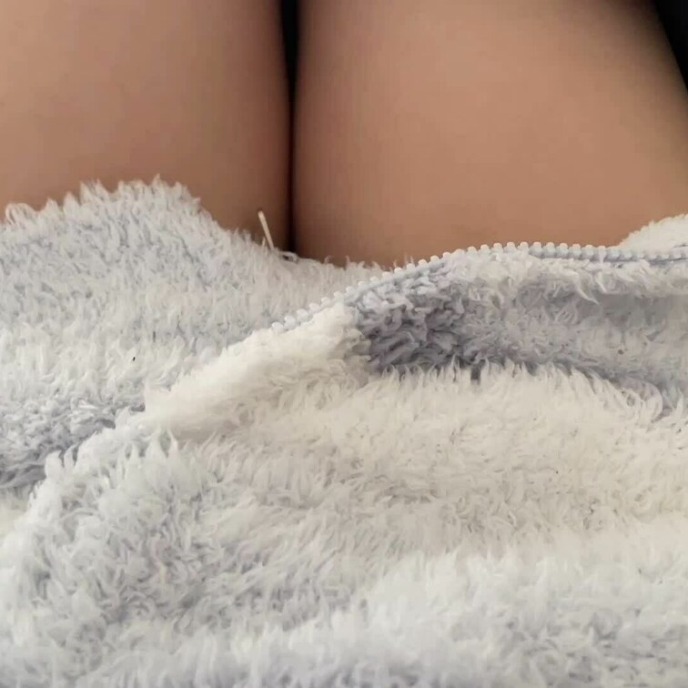 寝起きに自撮りしながらしちゃいました。。
ぜひ見てください。。


お待たせしました...！