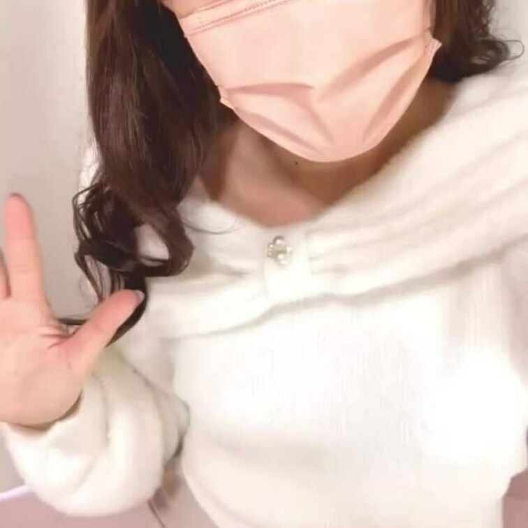 生足でパンチラ動画です❤️いろんなアングルで撮ってみました🥰💕💕
