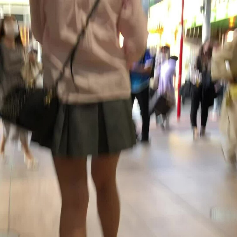 パンチラ23の本編動画。


皆様お待たせしました。
最近のおじさんタイミングが悪くパンチラを撮ることができずふ