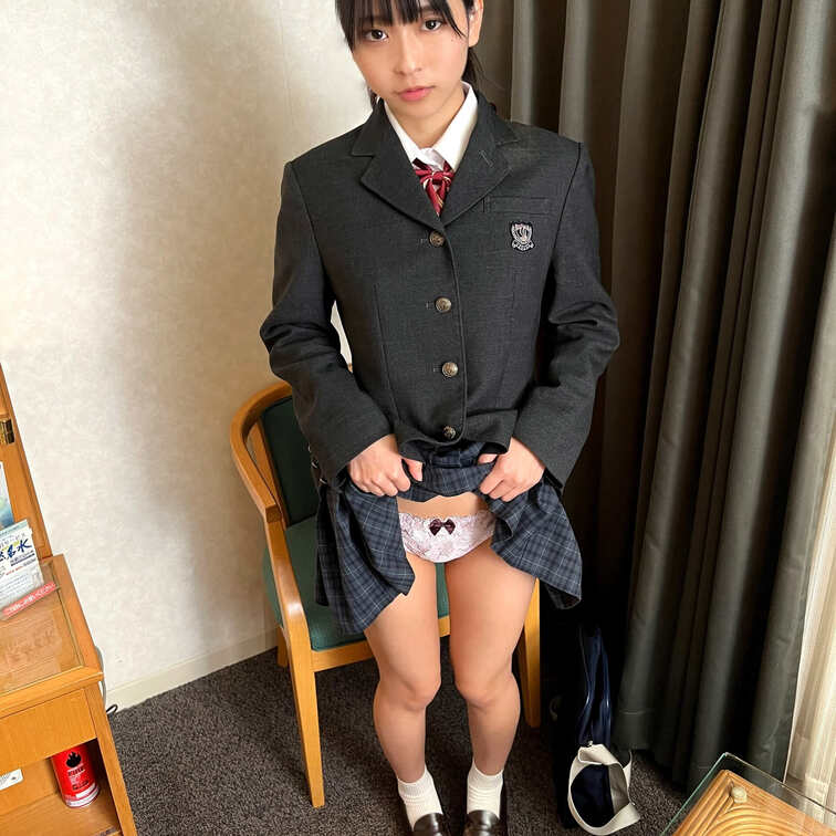 顔出し【個人撮影】授業終わりの裏バイト映像_真面目そうな女子のハメ撮り映像流出
