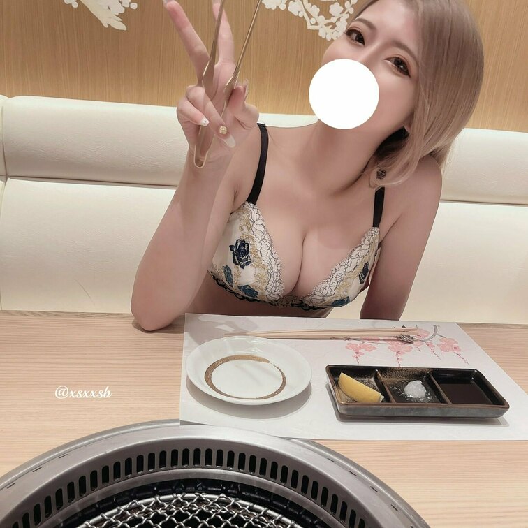 お肉ってえっちだよね(｡・﹃・｡)
