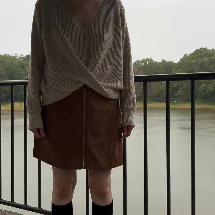 某公園で露出散歩中に動画撮影💕