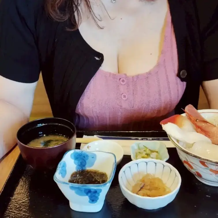 ♥️露出♥️昼は海鮮、夜はトンカツ
