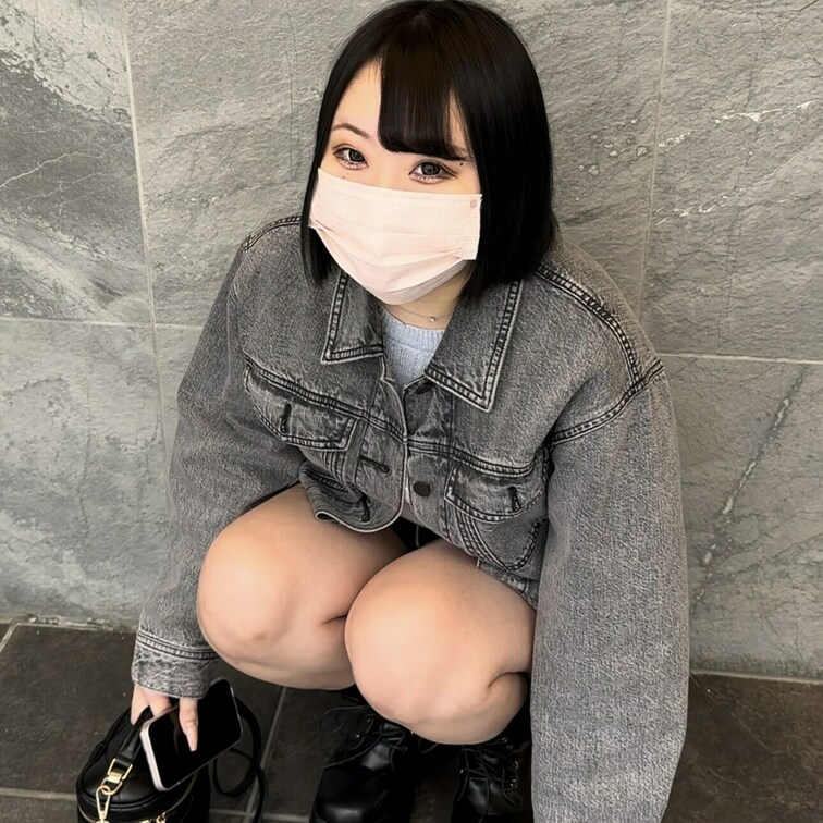 
#12 【ASUKA 23歳】
今回ストリートスナップに協力してくれたのは、黒色のセクシーな下着が似合うASUKA
