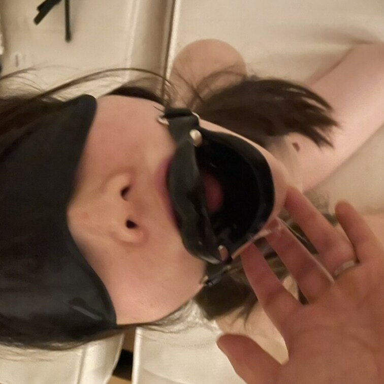ヨダレ垂らして感じてる妻の姿を是非見てください🐮💗