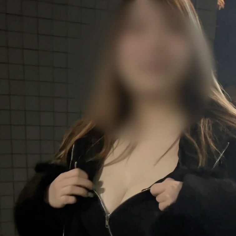 26歳都内勤務のOLさん👩‍💼
学生時代はクラスカーストトップ間違いなしのコミュ力と愛嬌の持ち主。

仕事もバリバ