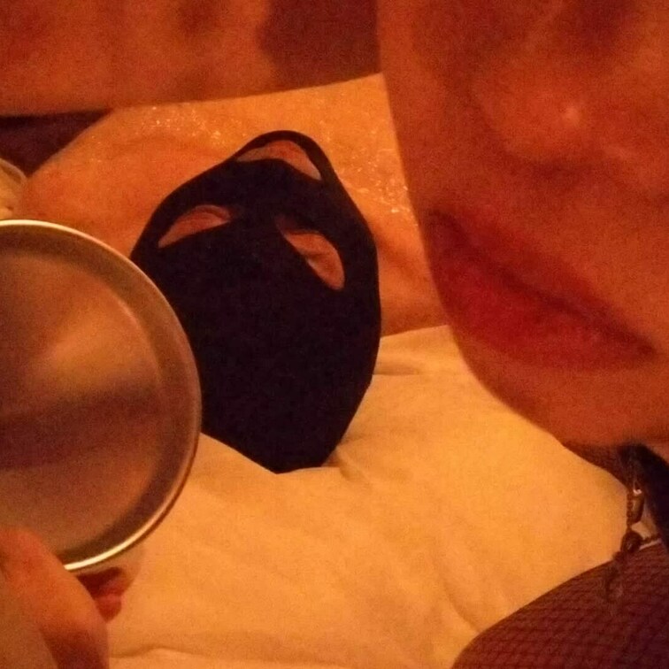 身動きの取れない中の便器○○○