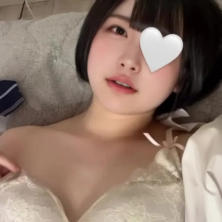 梅雨おわりだけどゆいはもう夏バテしそう～＞＜家だとガンガンにクーラーつけてるから最高だけど外出た瞬間溶けちゃう、、、笑皆
