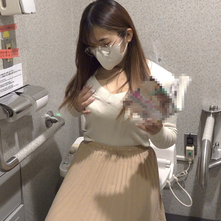 チョイ見せ。本編は単品販売へ→
ワタシ…実は腐女子なんです。。隠れ爆乳美女のBLガチオナ！



・本作品に登