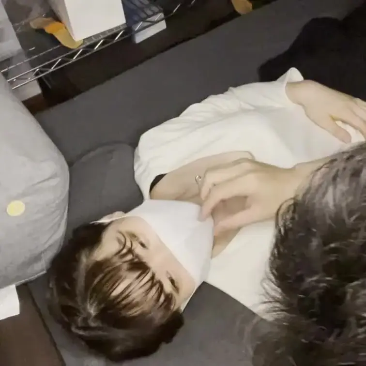 素人歳の差couple♡RYO&YUUの動画: 初々しく恥じらう表情❤️キレキレの色白スレンダーボディー❤️ 初