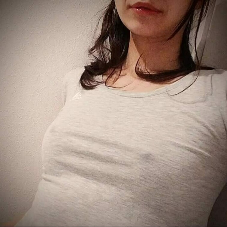 プライベートぴく🌱

ノーブラTシャツ👕
自分でさわさわ…🥺

今日は少ーし長め🎥❤