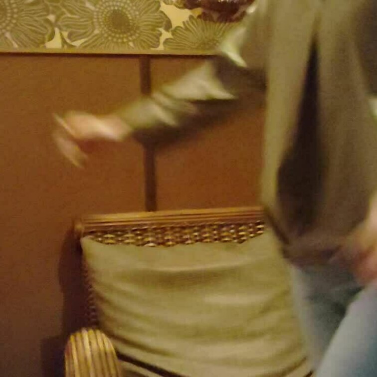 妻のwelcomeフェラをアップしました( ´∀｀ )
我慢できずに、サラリーマン単独さんのスーツを脱がしてチンポにむ