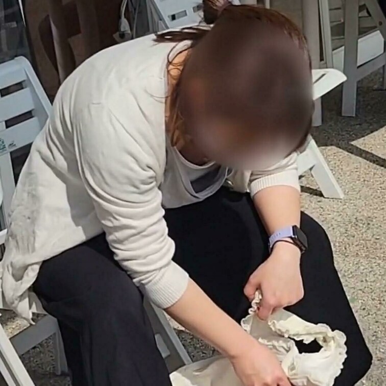 本編も、どうぞ・・

【個人撮影】妻の検索履歴に「妻　不倫　慰謝料」などの検索ワードが。







