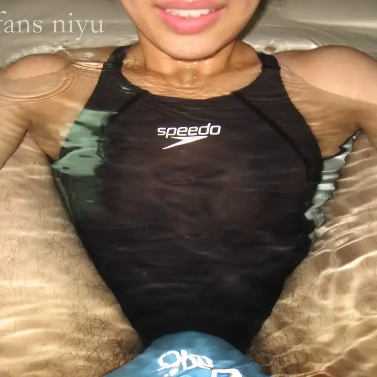 競技用speed競泳水着🩱 を着用して笑顔を見せるniyuコーチと入浴♨️
いいね♡やフォローしていただけますと嬉しい