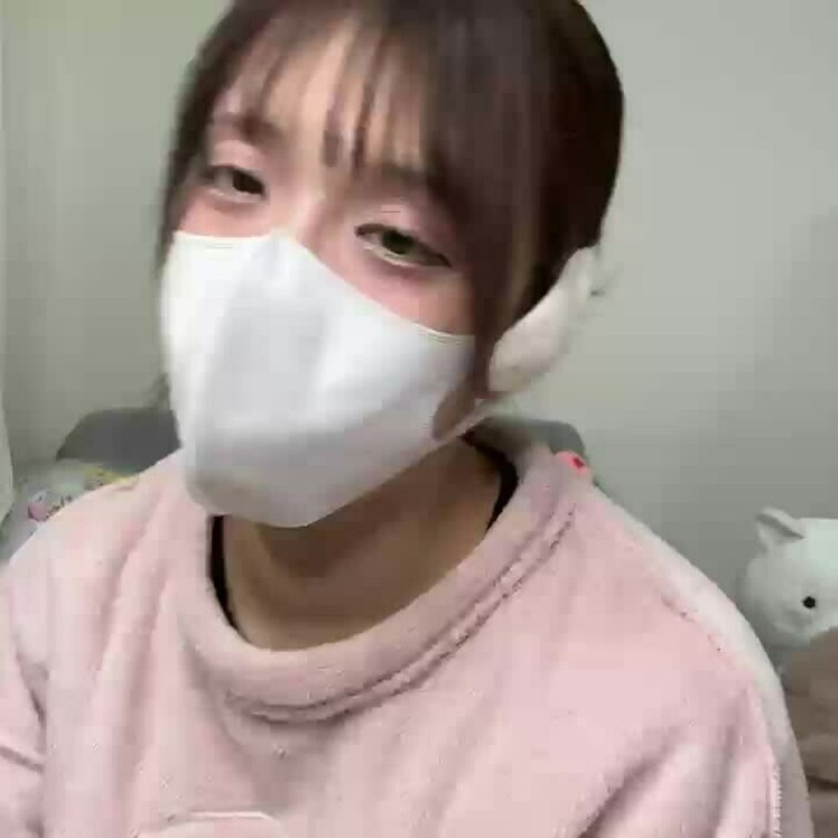 【みれい 20 歳】

みれいさんのライブ配信動画です
生配信だと、1 回の有料配信を視聴すると、おおよそ平均 5