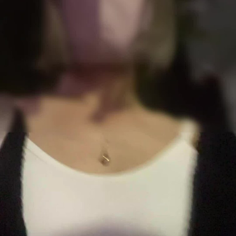 最近、夜はだいぶ涼しくなってきたのでスロット🎰の帰りにちょっとお外を歩いて帰ったんですけど🤳自撮りしてたらついついスカー
