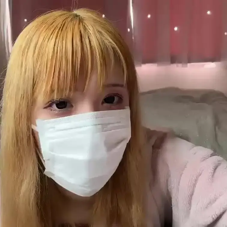 【みれい 20 歳】

みれいさんのライブ配信動画です
生ライブ配信だと、1 回の有料配信を視聴すると、おおよそ平