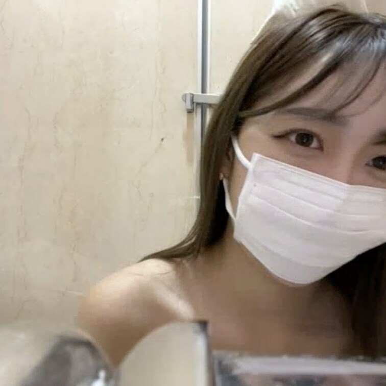【Gカップ】24歳スレンダー巨乳ライブ配信!スタイル最高の女の子
・https://myfans.jp/posts/3