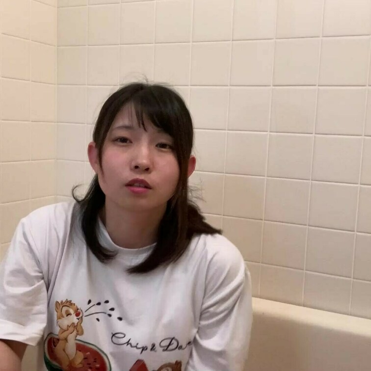 ⚠️【豪華VIP見放題∞】に含まれています。

お風呂でおしっこを我慢した後、放尿します。Tシャツ姿ですが、パンティ