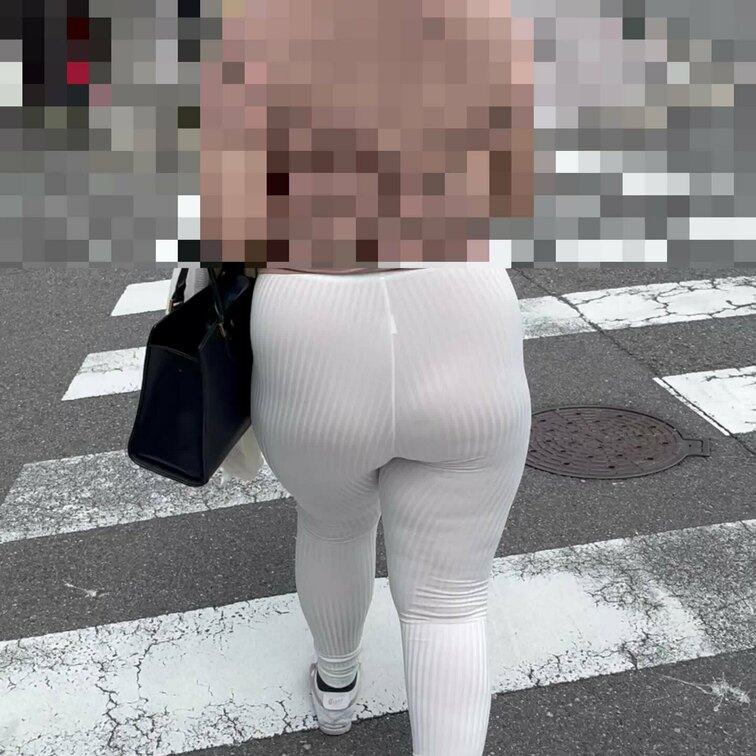 お尻がプルンプルン揺れてます🫨