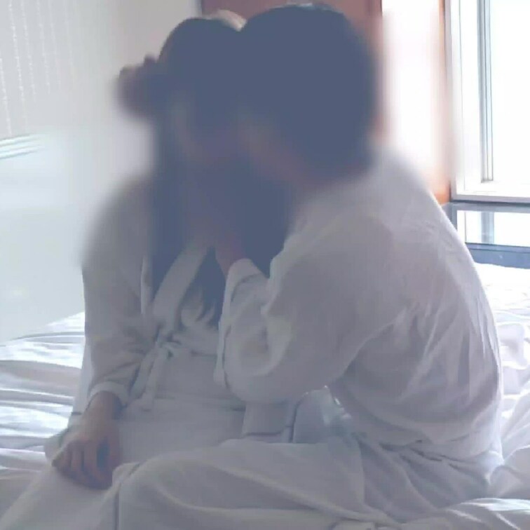 可愛いアパレル店員さんとイチャイチャ…