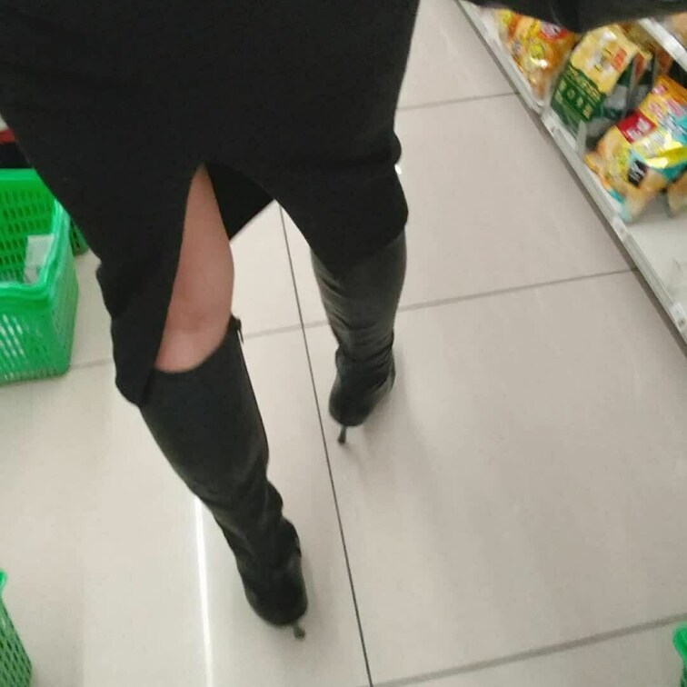 ブーツでお買い物👢