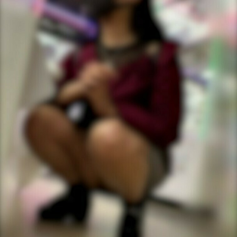 番外編【極上パンチラ】可愛い子のスカートの中を覗けます。イマドキ女子大生とゲーセンデート中に。。。ムラついたのでお〇を渡