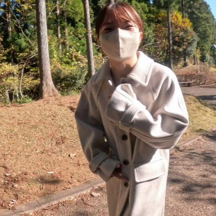 さえちゃんに露出散歩してもらいながら、少し質問に回答してもらいました。