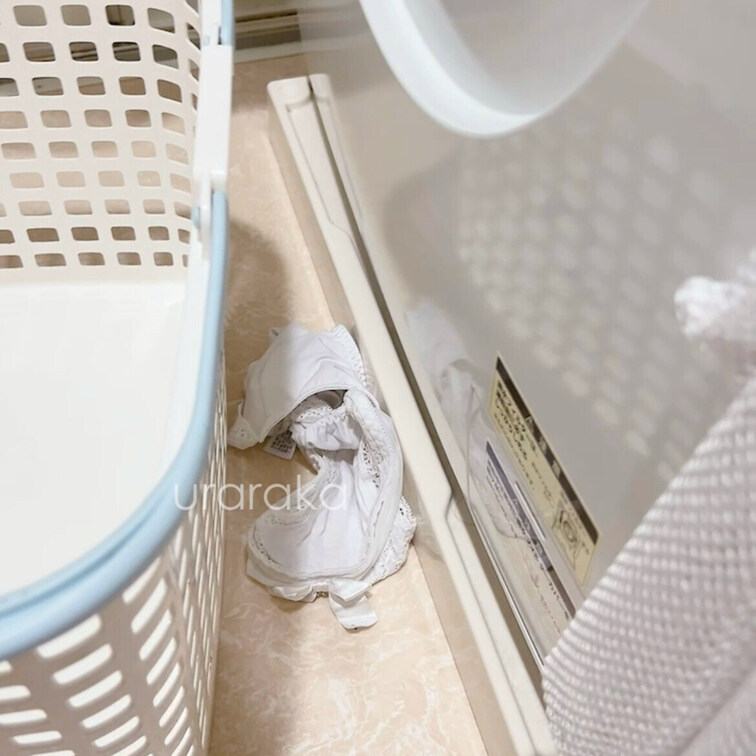 洗濯もの干してたらおショーツがない~💦
と思ったらぽろっと落ちてた👀🌷