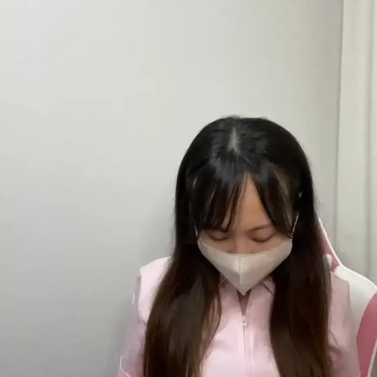 【あず 23 歳】

あずさんのライブ配信動画です
生ライブ配信だと、1 回の有料配信を視聴すると、おおよそ平均 