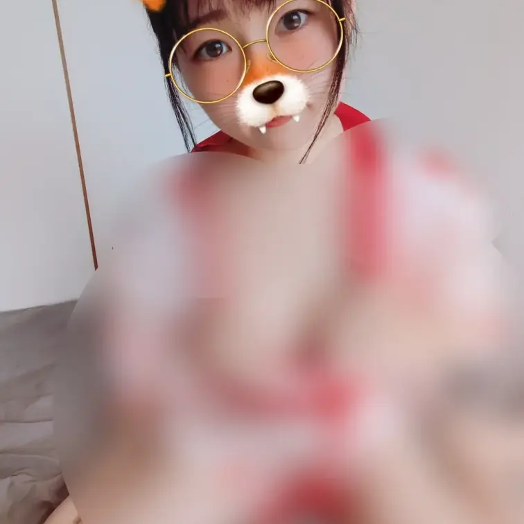 よるほーほー🦉今日もおつかれさま♪
しっかりお休みできたかな？

和服の胸元はだけさせてみたよ🦊
こっそり触っち
