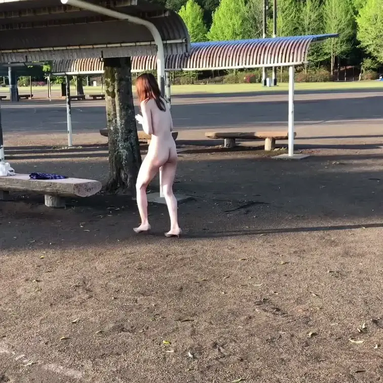 あーちゃん野外全裸撮影