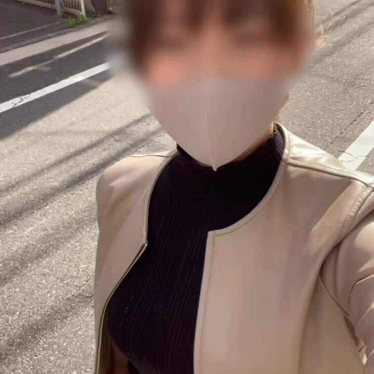 おはようございます☀️良いお天気だけど、明日は雨なんですね(>_<)
昨日はお電車内露出！と思ったのに人が多くて無理で