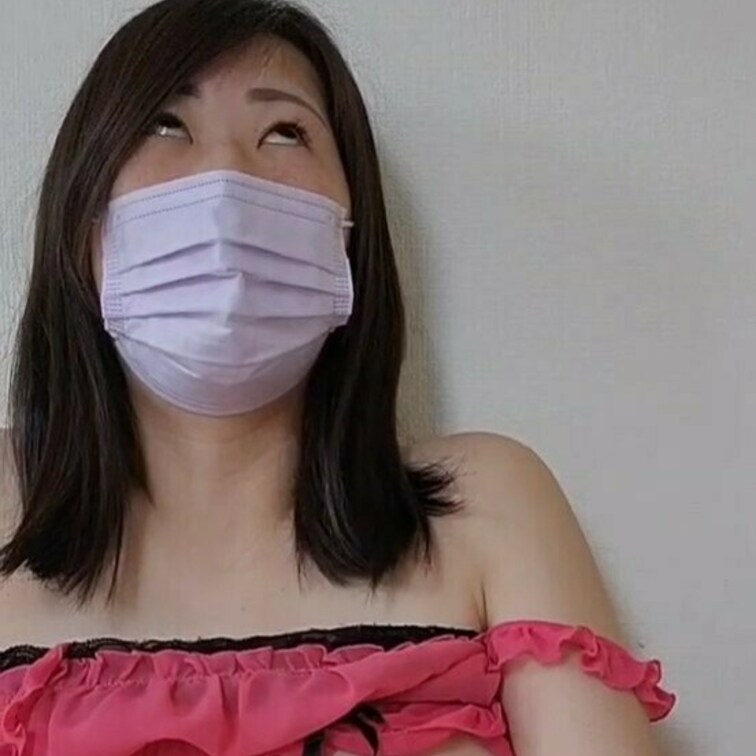 アヘ顔、白目、オホ声、淫語、
抜きどころ満載の変態妻自撮りオナニーです！