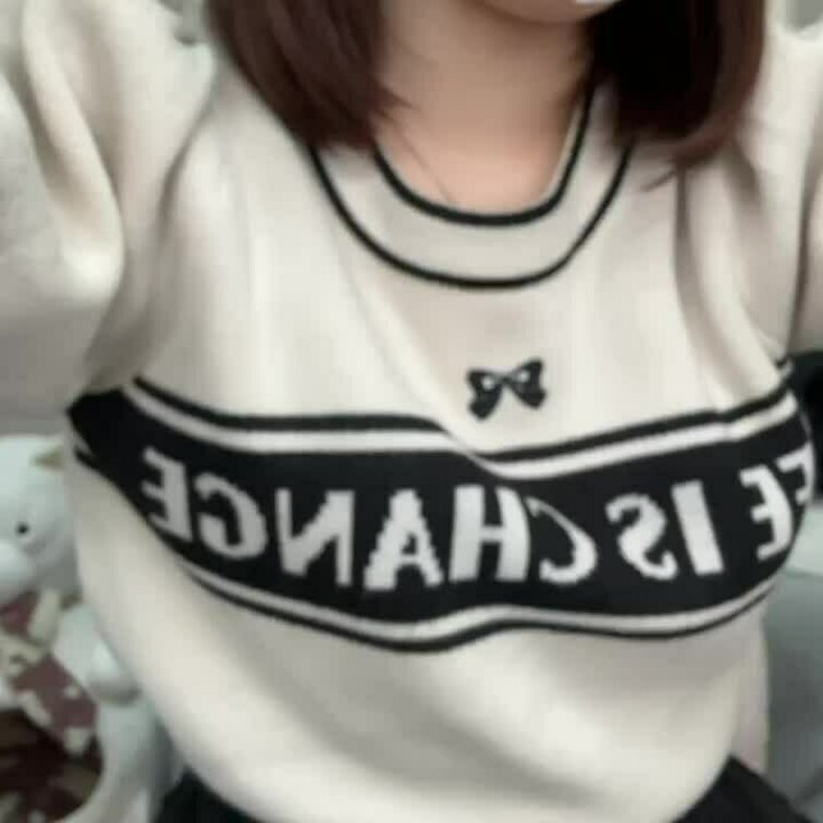 【みれい 20 歳】

みれいさんのライブ配信動画です
生配信だと、1 回の有料配信を視聴すると、おおよそ平均 5