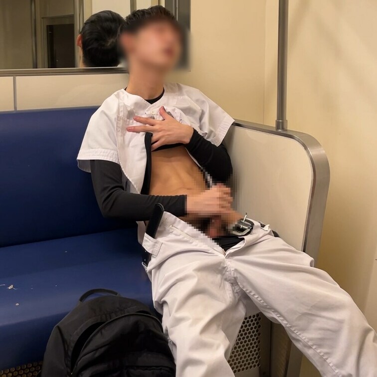 野球少年の電車でオナニー🚃
