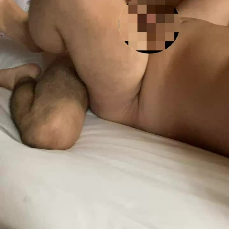 結構前のハメ撮り
昔から腰振りは激しいで