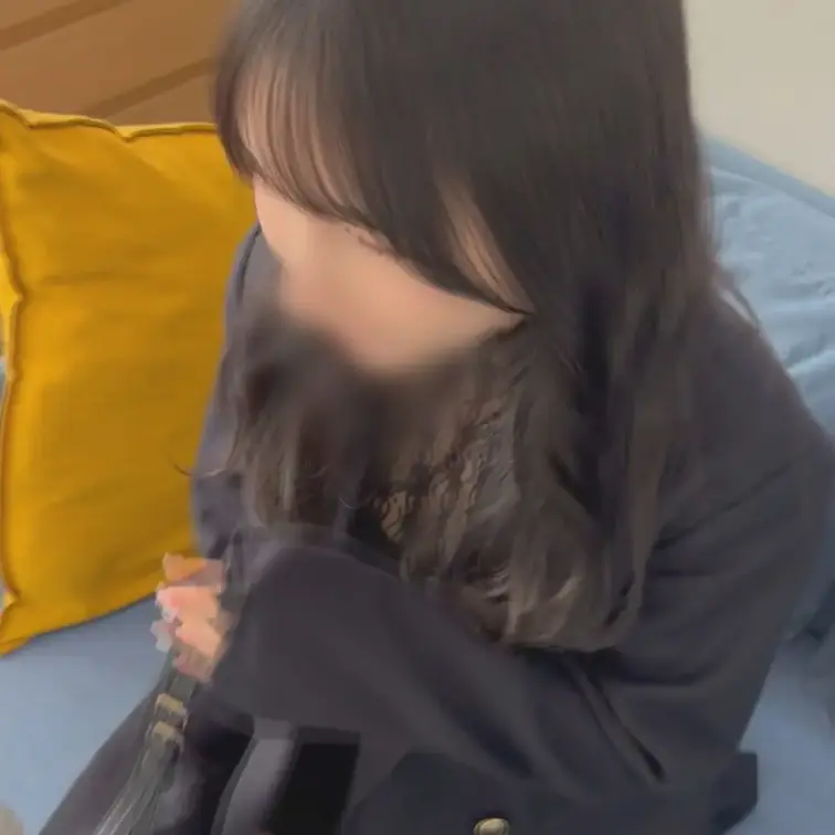 「いっぱいいじめて、なんでもします」と裏垢から応募してきた女の子。
涙目でめちゃくちゃ腰振りながらハメ潮連発。
理性