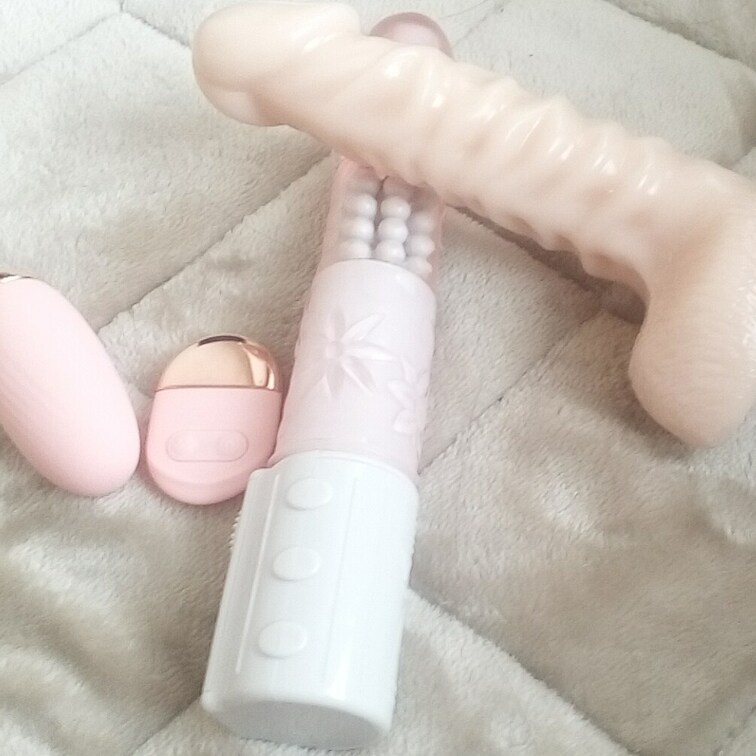 愛用のオモチャ❤️
もっといろんなの欲しいんだけど誰かプレゼントしてくれないかな？😘