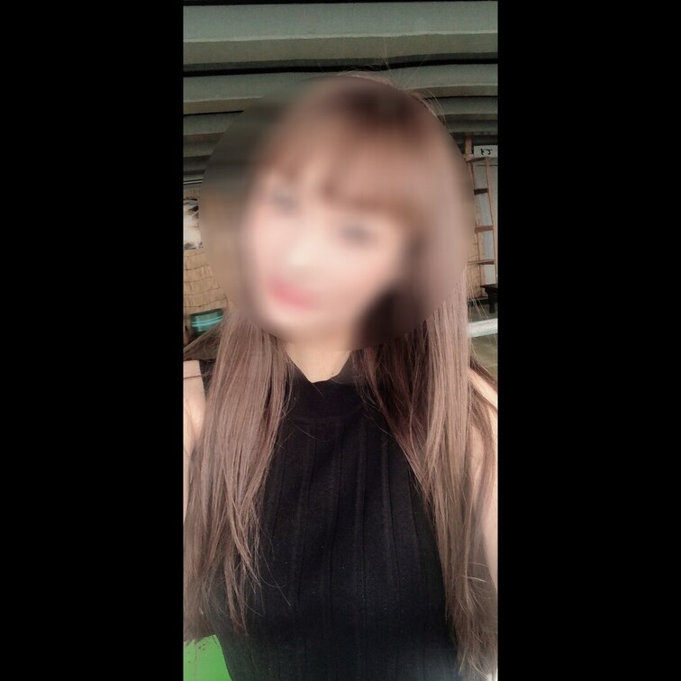 取引先の別会社で、営業担当として勤務していた女性。いわゆるキャリアウーマンのアラサー。

商談で初めて会ったのが3か