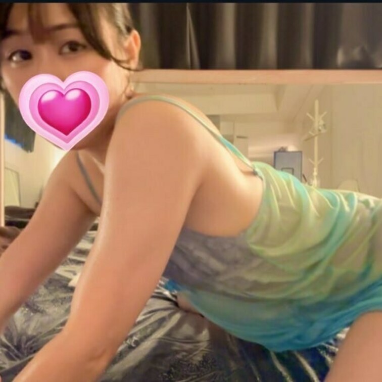 メンエス嬢のスキマ時間のオナニー🫣
オイルまみれだからディルドがジュポジュポ過ぎて、潮吹きがとまりません💦
とろ〜っ