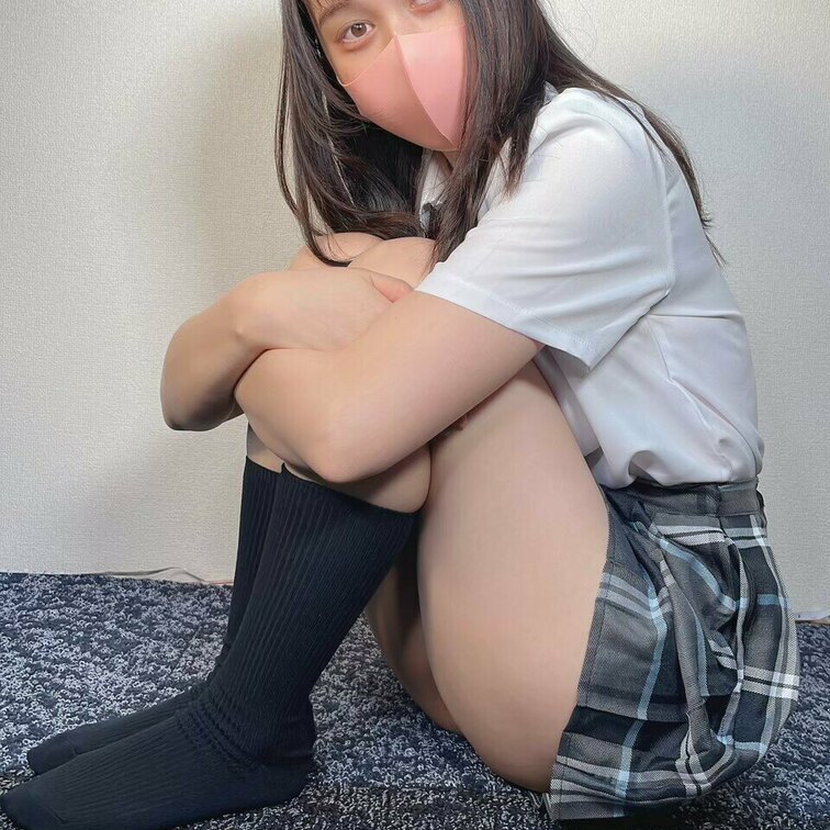 今日のパシャリ📷✨
いつも見られているのを想像しながら楽しく撮影してます…///
なのでコメントやスタンプ、とっても