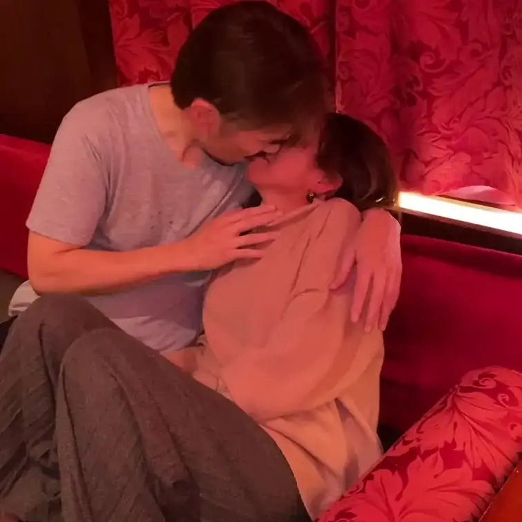①さくらが初めて寝取られた動画です。
妻から1人の女に堕ちていく様子をお楽しみください。