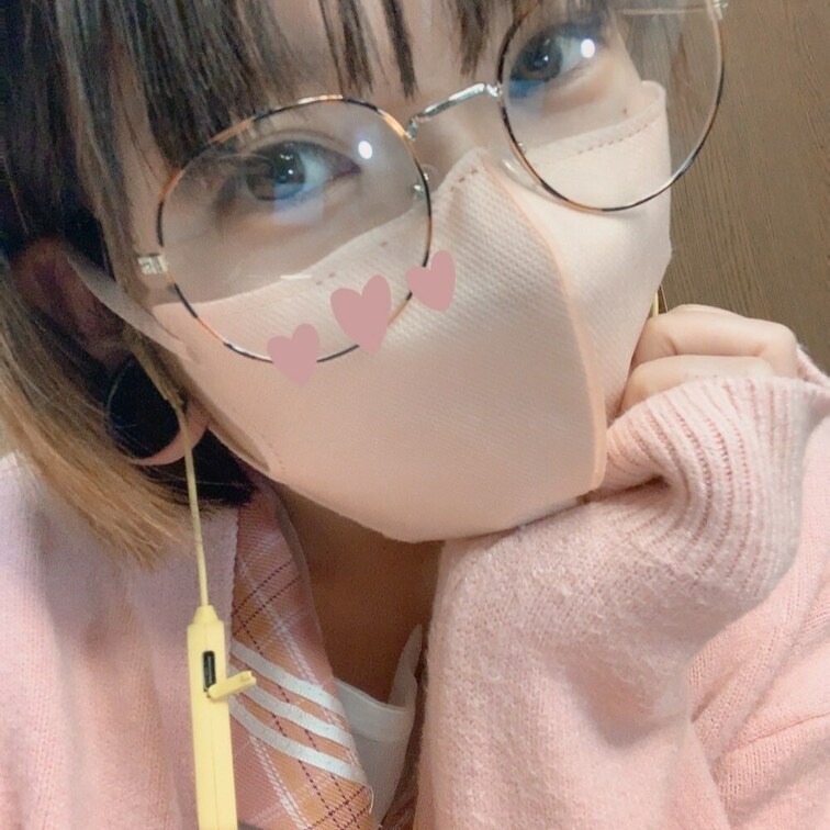 ラビアピアスチラ見え