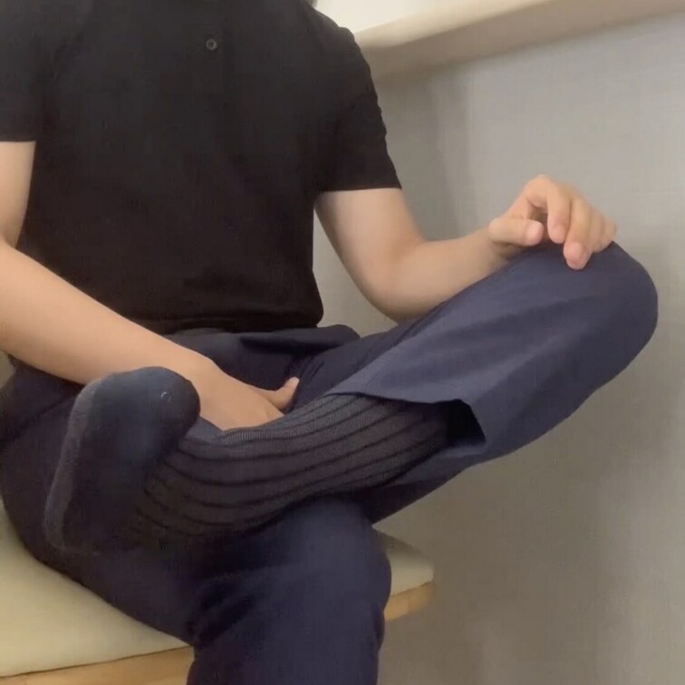 一日頑張ってきました!めっちゃ暑くて蒸れましたね💦多分いい匂いはしてないです👞🧦その二