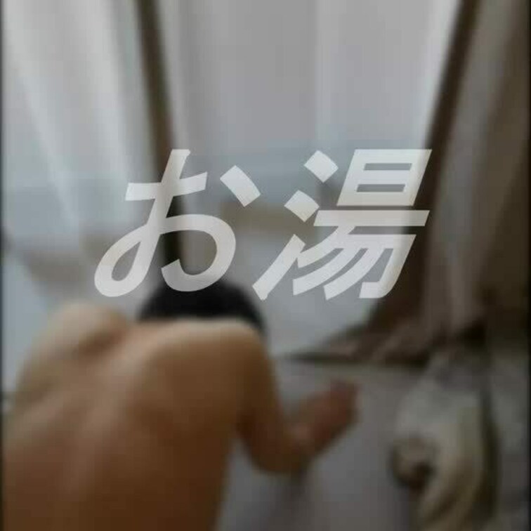 もう引っ越すので外にも隣にもばれてもいいだろって開放的にオフパコした様子です。

ちなみにこれ初見です。初めましての