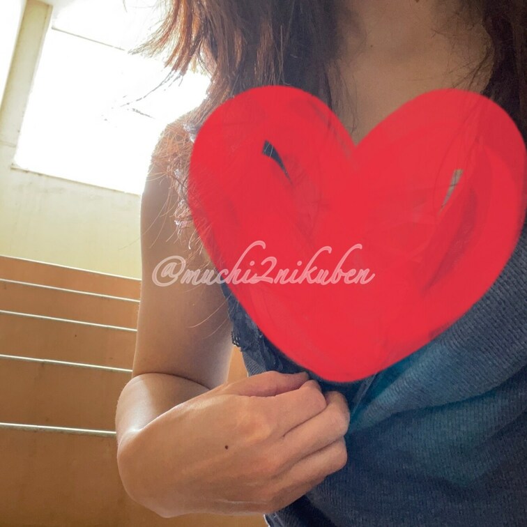 非常階段での露出はドキドキします💓
❤️無しは有料プランでご覧頂けます☺️