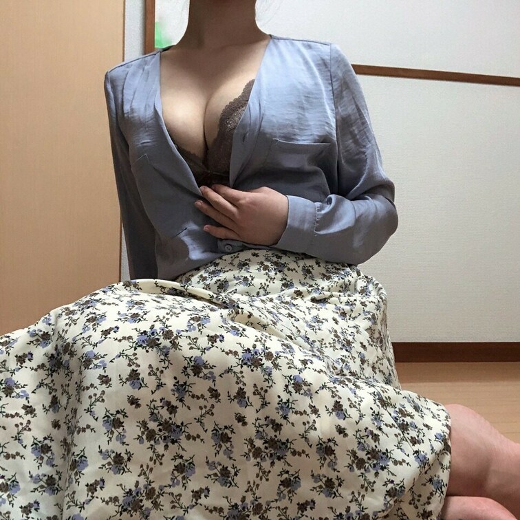 泡バイト行ってきます😢今日は朝まで。。