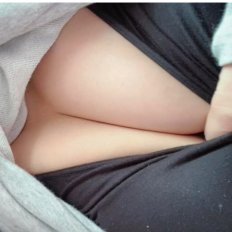 【ショート】おっぱい吸いたくなったの？動画で添い寝気分で見てね💓